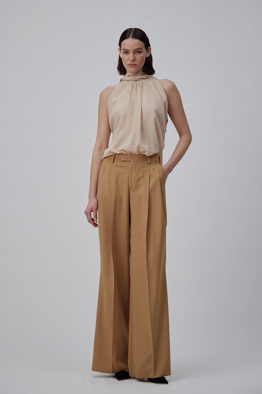 LAVALLIERE-NECK BLOUSE IN NUDE