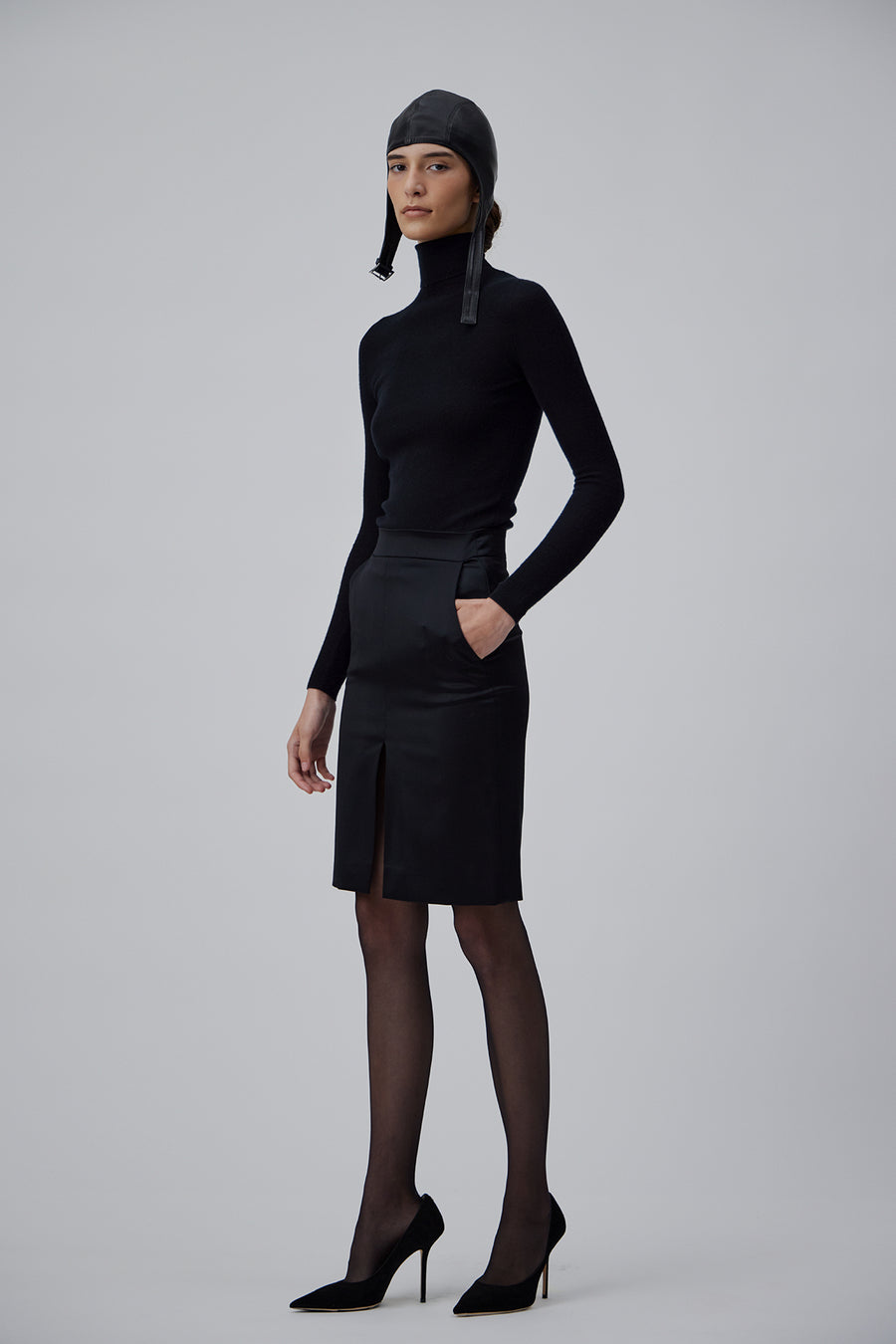 PENCIL SKIRT IN GLOSSY BLACK