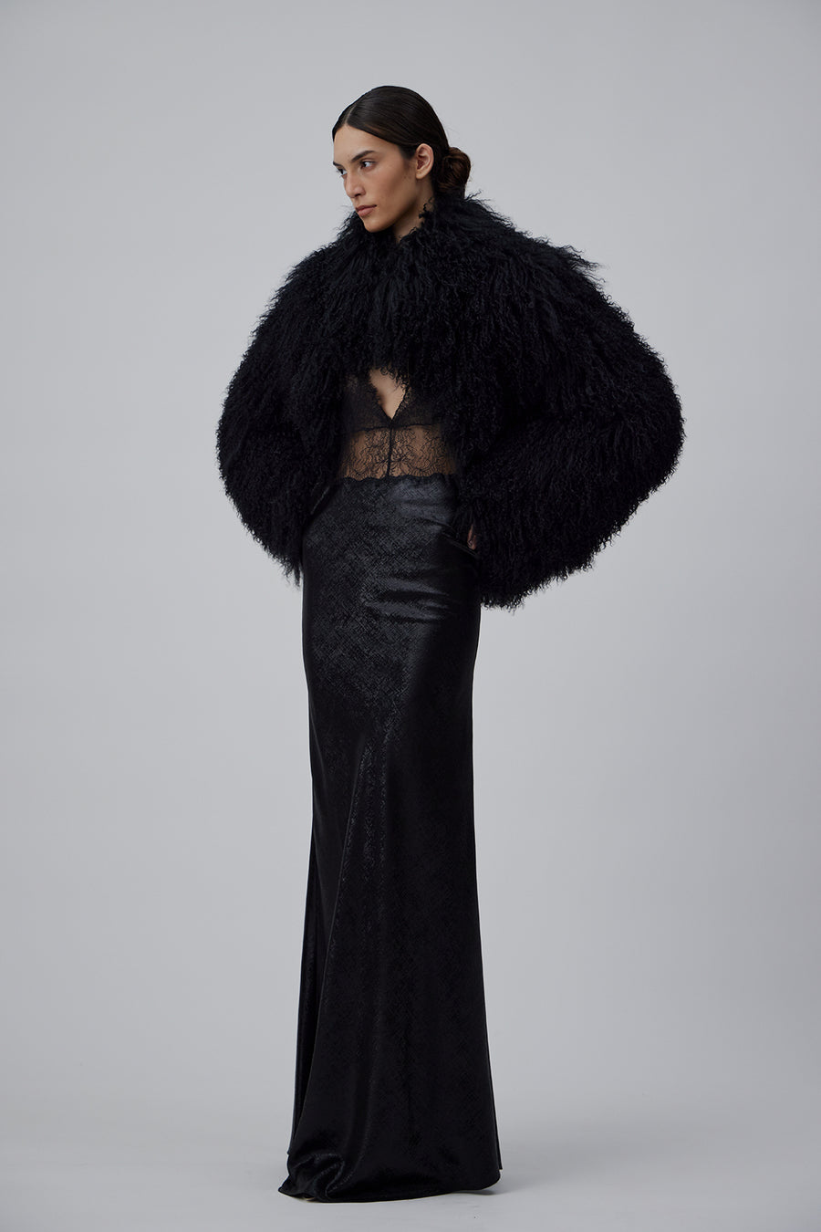 SHORT SHEARLING FUR COAT IN GLOSSY BLACK