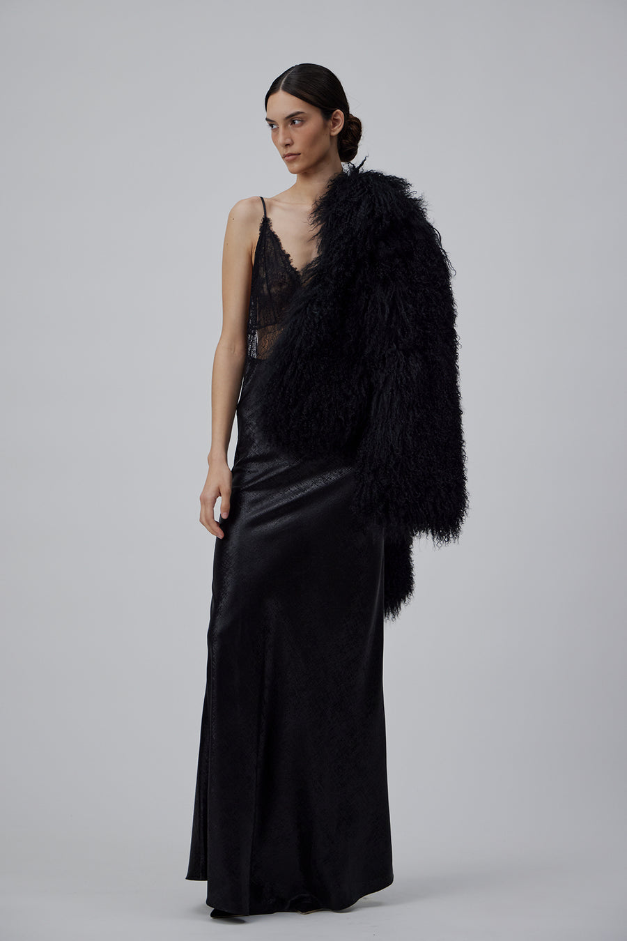 SHORT SHEARLING FUR COAT IN GLOSSY BLACK