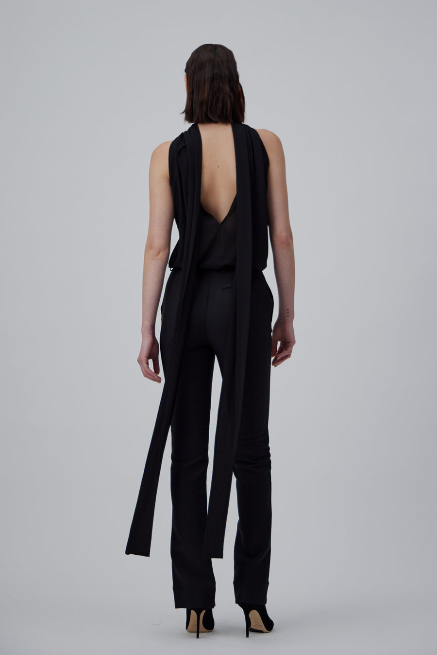 STRAIGHT HEIGHT WAISTED PANTS IN GLOSSY BLACK