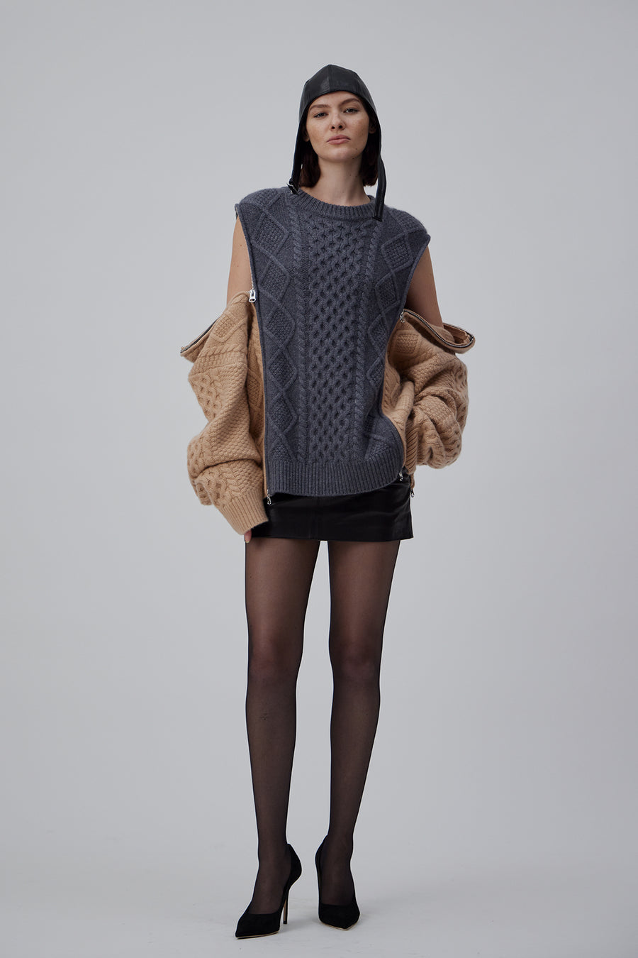 CASHMERE OVERSIZE KNOTTED SWEATER IN SPACE GREY-MACCHIATO