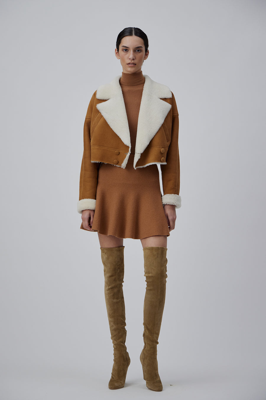 CROP SHEARLING JACKET IN AMBER-ECRU