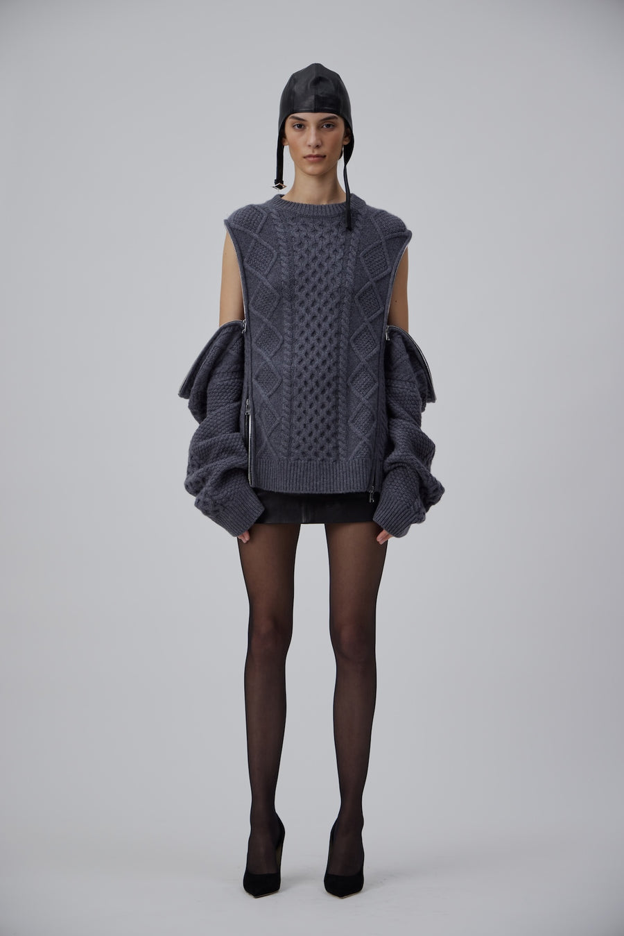 CASHMERE OVERSIZE KNOTTED SWEATER IN SPACE GREY