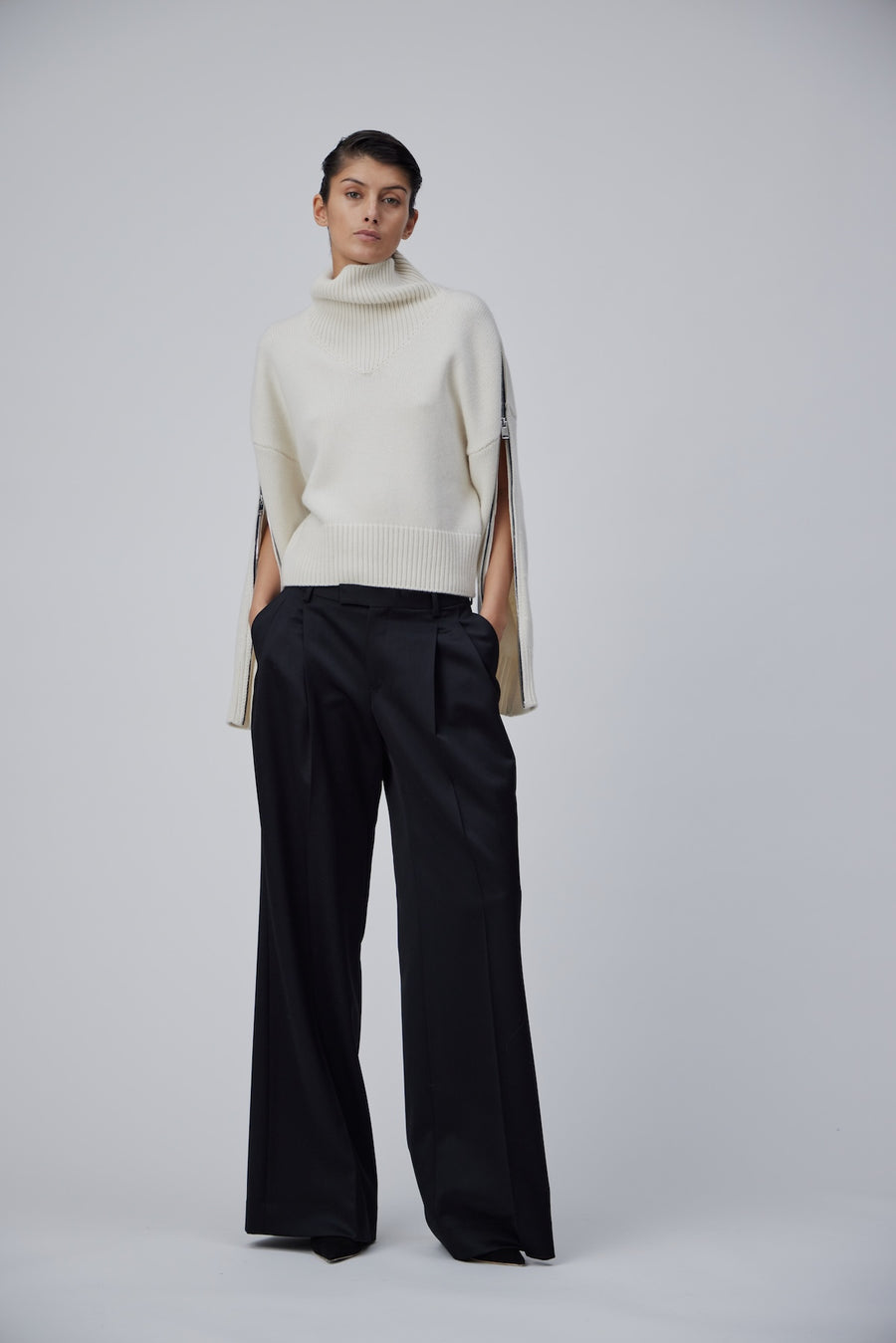 CASHMERE BOXY SWEATER WITH ZIPPER ON THE SLEEVE IN TOFU