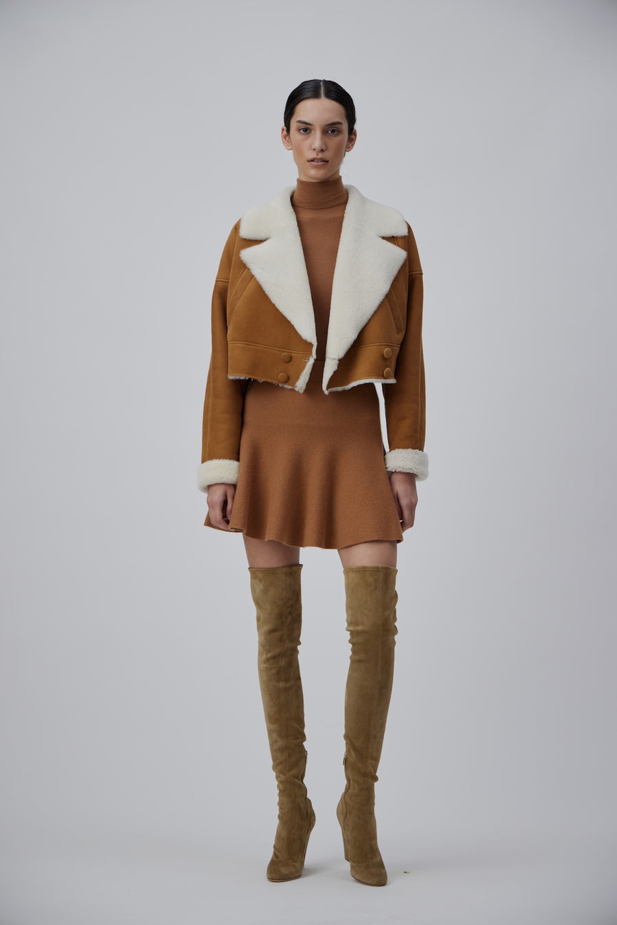 CROP SHEARLING JACKET IN AMBER-ECRU