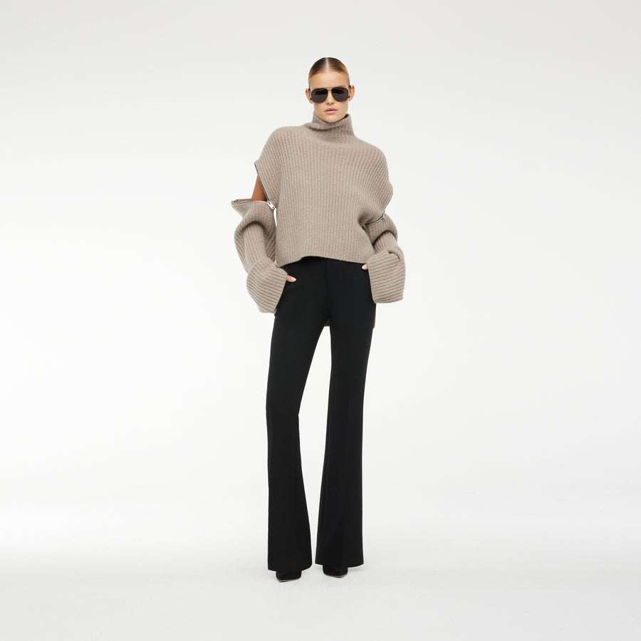 CASHMIRE RIB SWEATER WITH REMOVABLE SLEEVE IN MOCCA