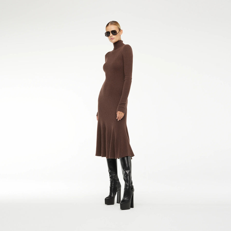 MAXI TURTELNECK DRESS IN CASHMERE BROWN