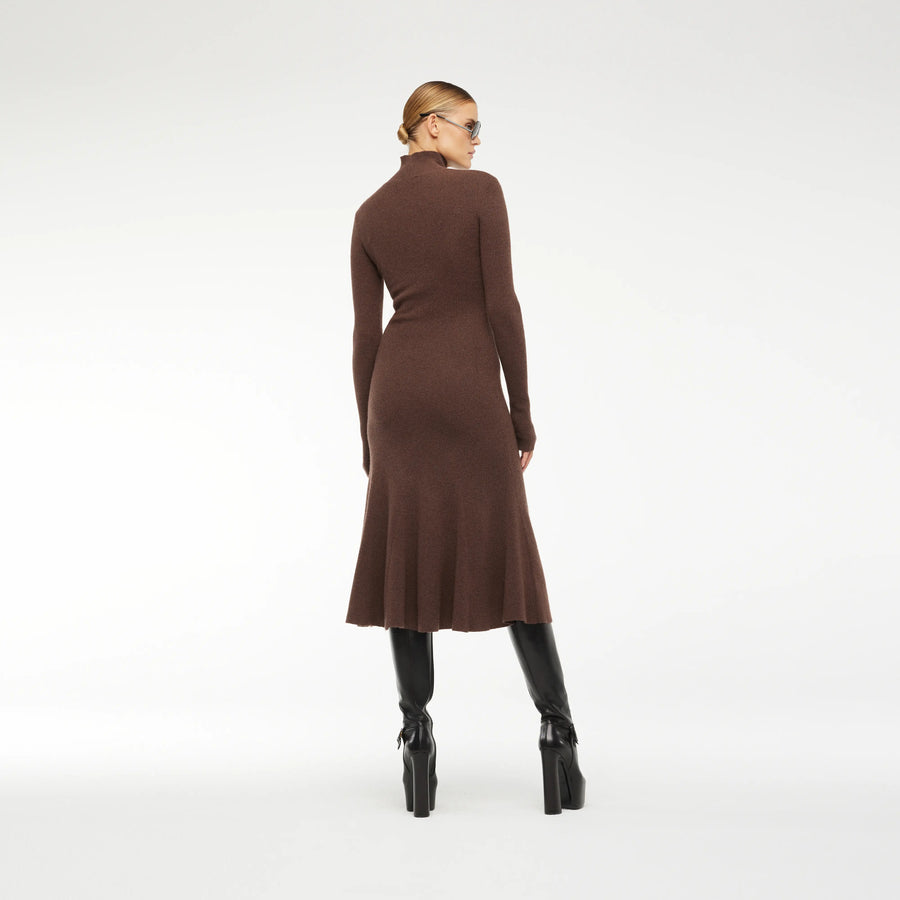MAXI TURTELNECK DRESS IN CASHMERE BROWN