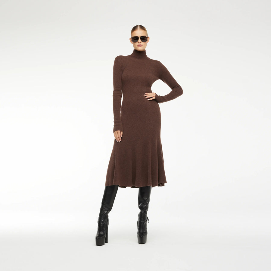 MAXI TURTELNECK DRESS IN CASHMERE BROWN