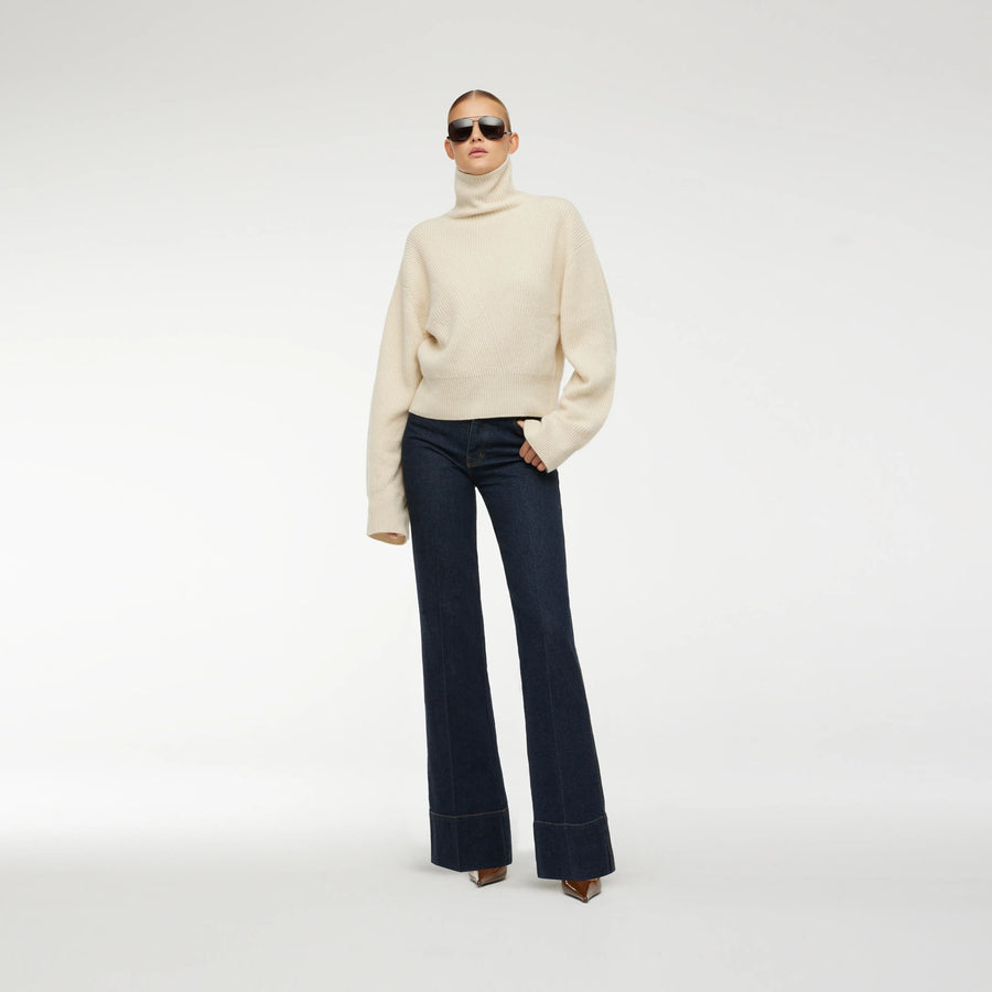 BOXY CASHMERE SWEATER IN WHITE