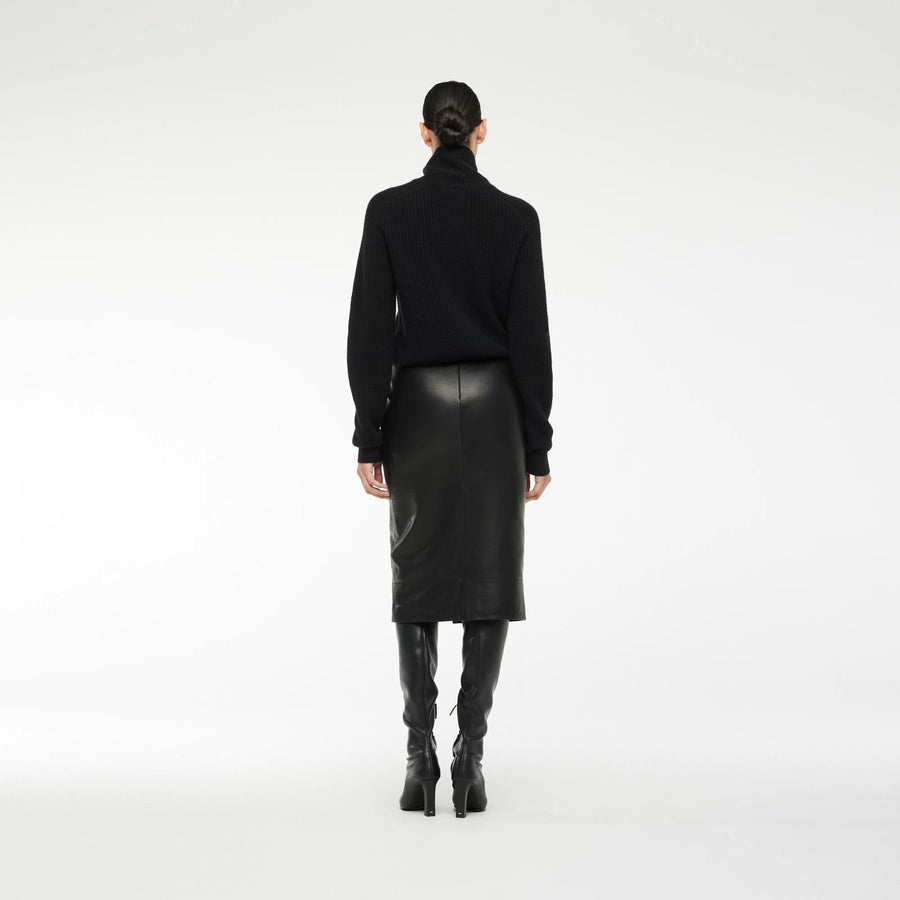 CASHMERE SWEATER IN BLACK