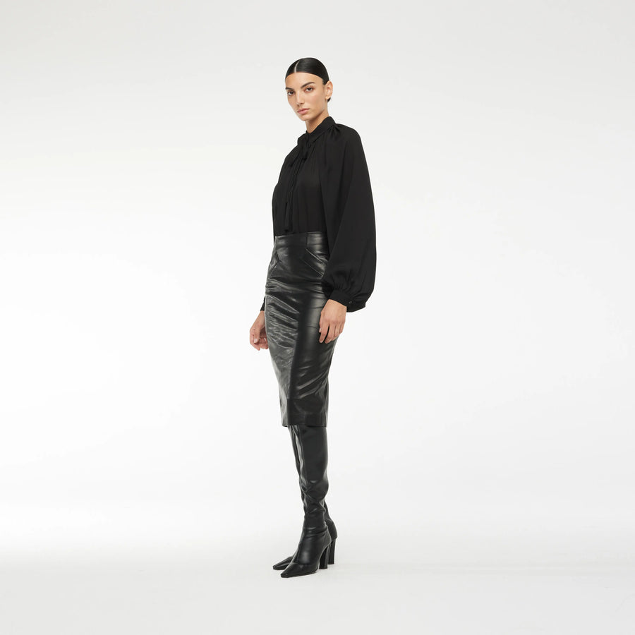 LONG PENCIL SKIRT IN IN BLACK LEATHER