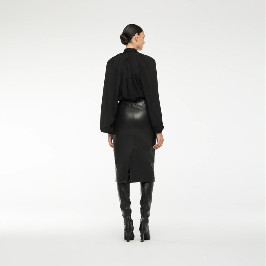 LONG PENCIL SKIRT IN IN BLACK LEATHER