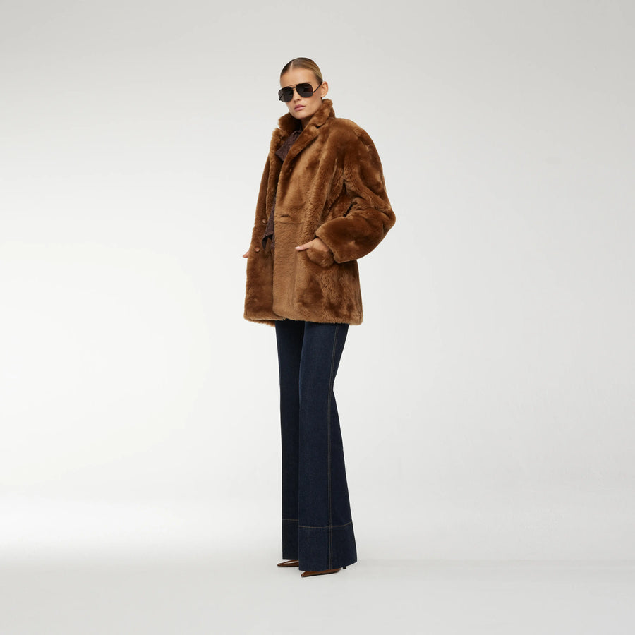 OVERSIZE SHEARLING BLAZER IN LIGHT GOLD