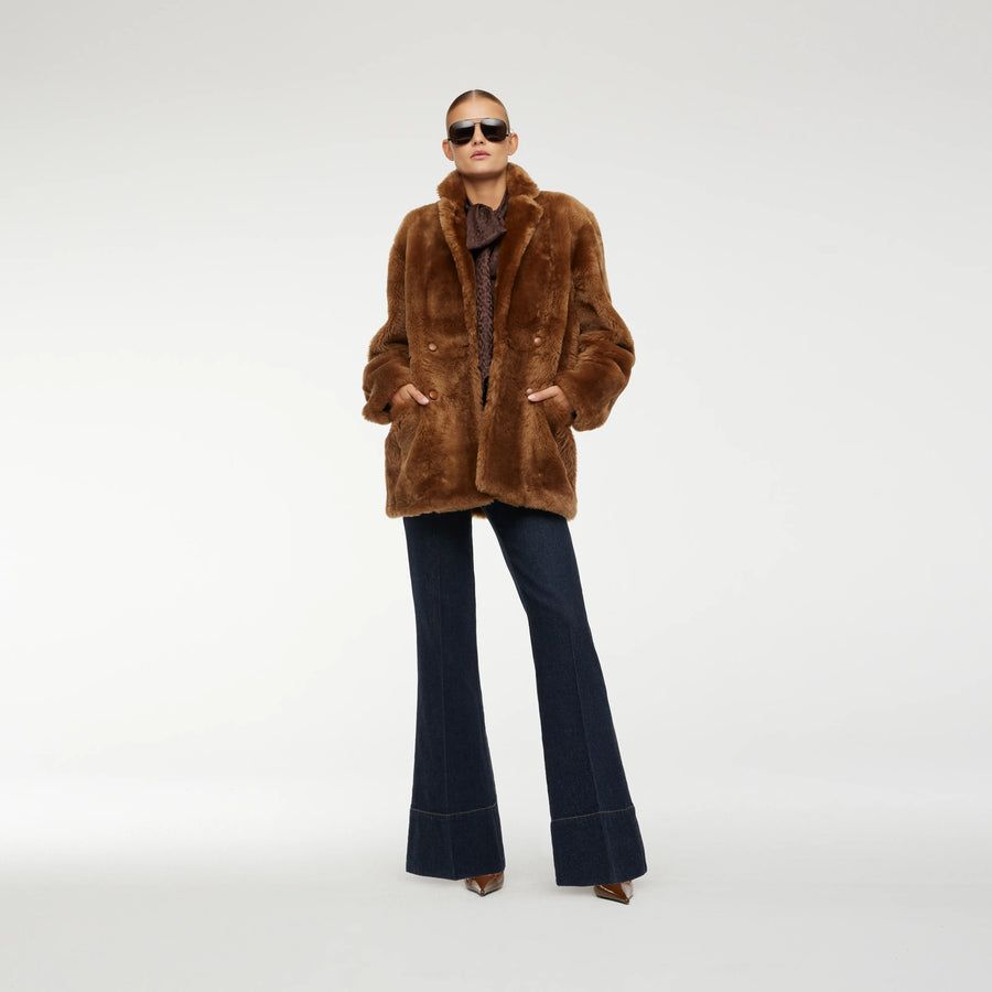 OVERSIZE SHEARLING BLAZER IN LIGHT GOLD