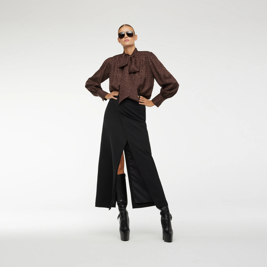 LONG WRAP SKIRT IN BLACK WOOL